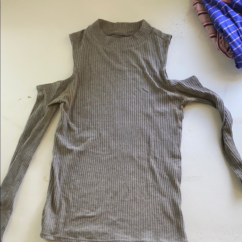 SO Long Sleeve Cold Shoulder Top